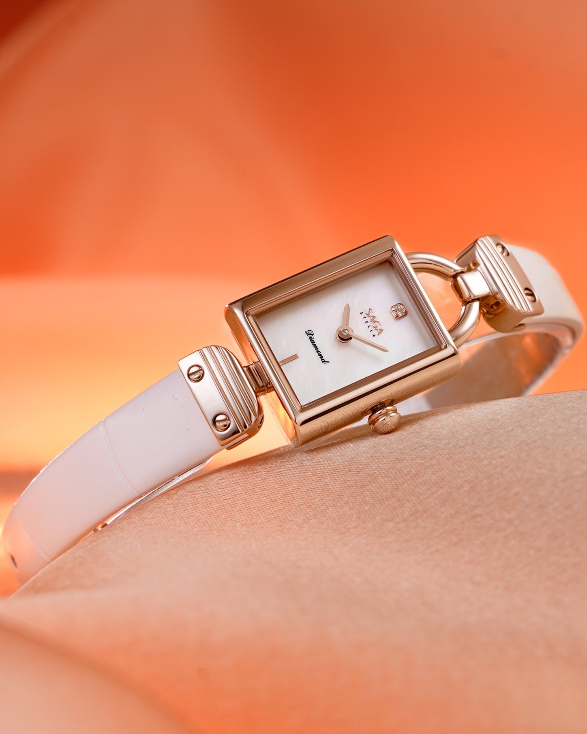 Saga MOP Diamonds sử dụng bộ máy Quartz Ronda danh tiếng từ Thụy Sỹ