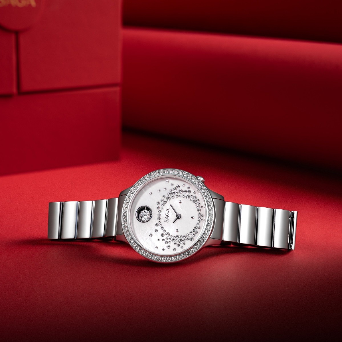 80% đồng hồ nữ Saga khảm xà cừ tự nhiên