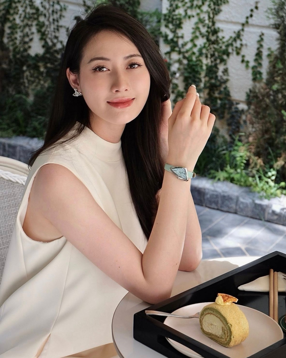 review mau deo dong ho saga day xanh mint