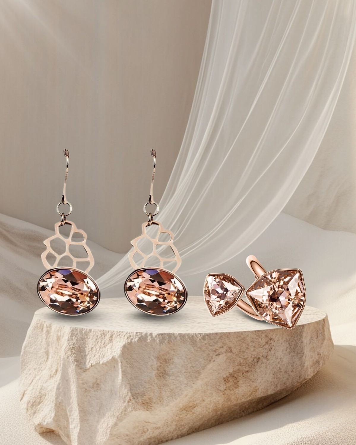 Bông tai tổ ong Saga kết hợp với nhẫn nữ