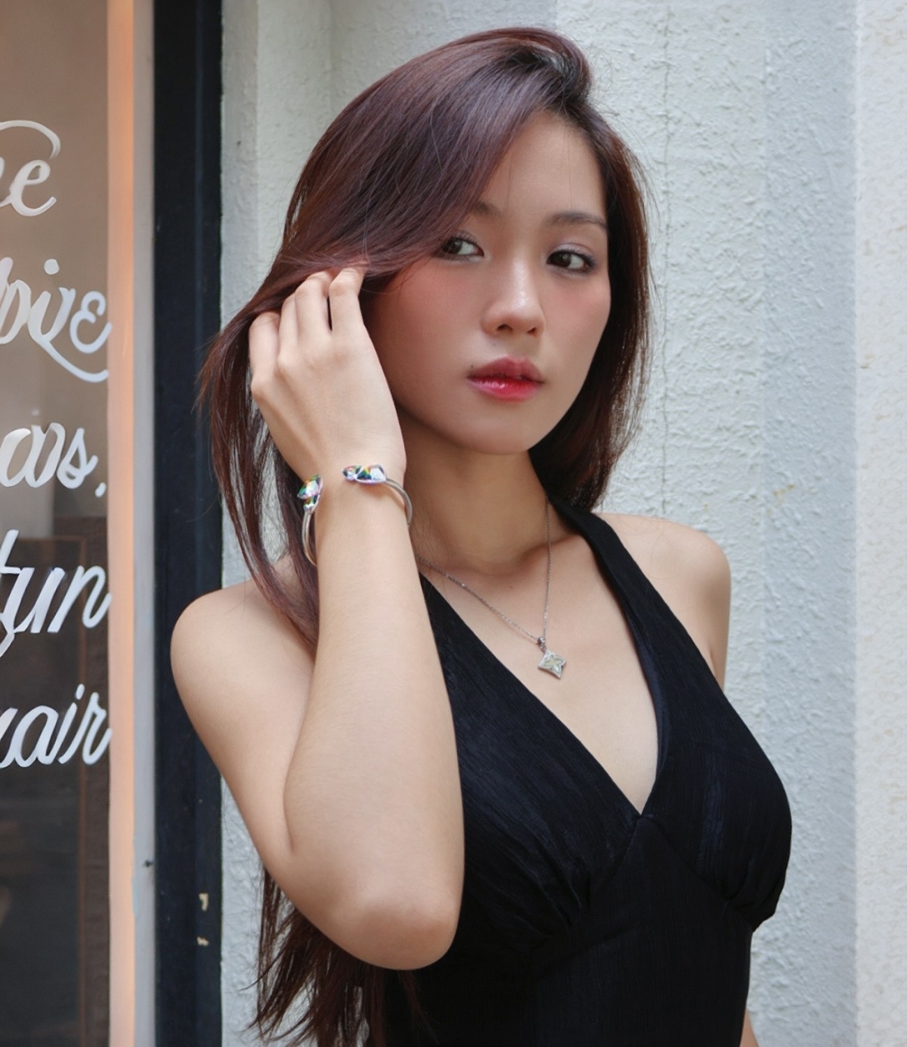 Chọn dây chuyền phù hợp với dáng cổ