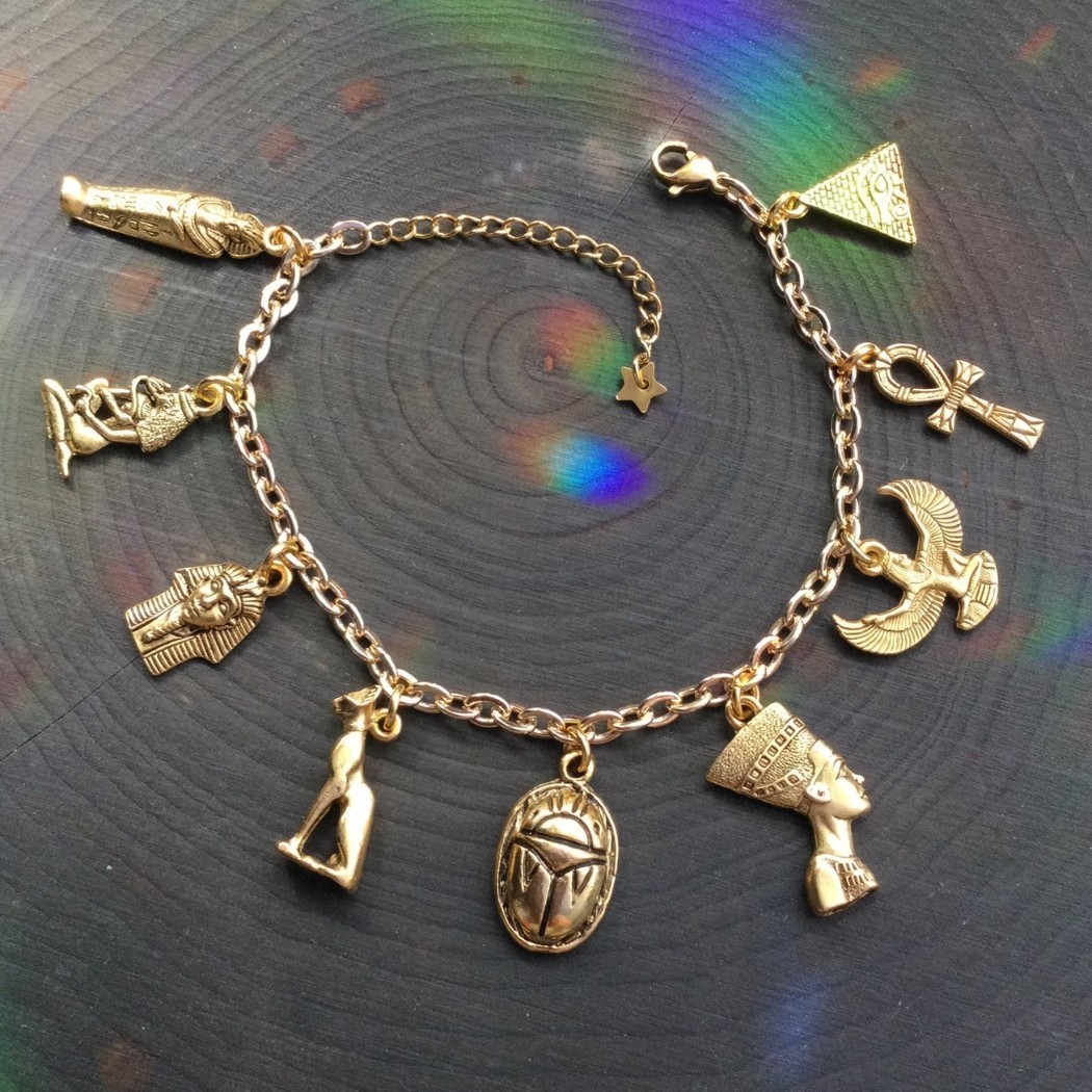 Vòng charm Ai Cập