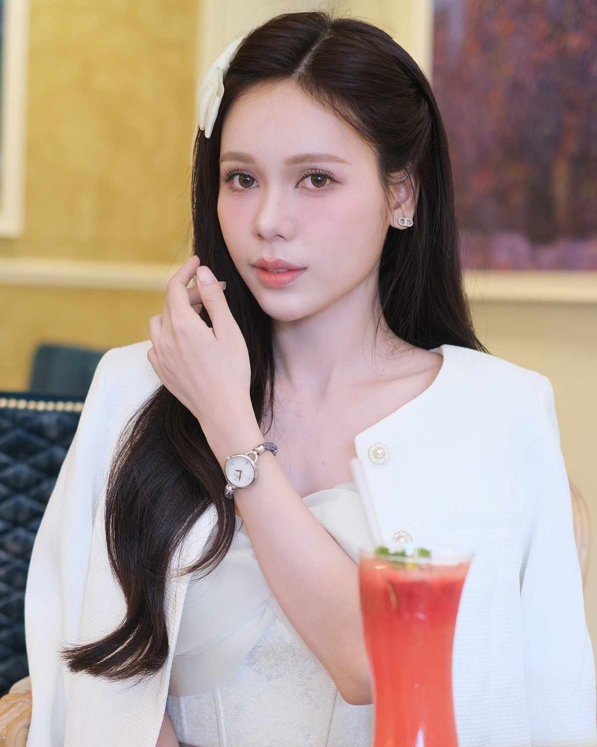 Đồng hồ Saga Love Of Starry trên tay mẫu