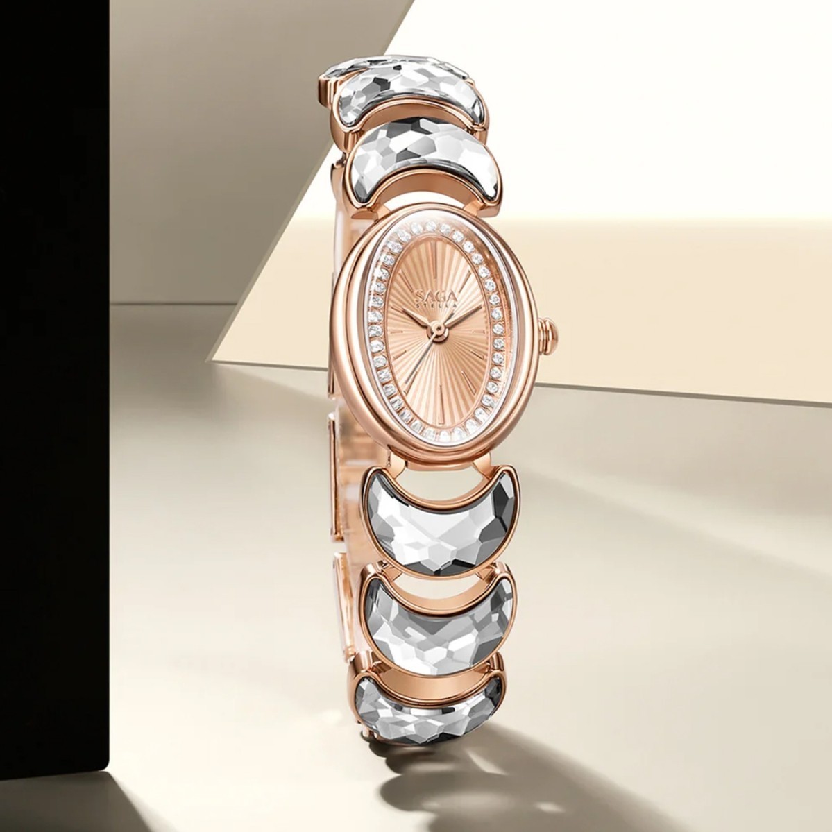 Saga Lunar 71959-RGRGTTR-2 cảm hứng từ Nữ thần Mặt Trăng