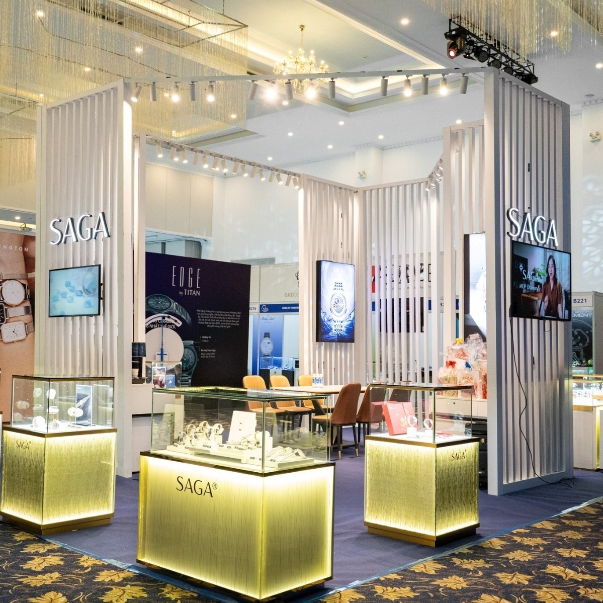 Mua vòng charm tại Saga Vietnam