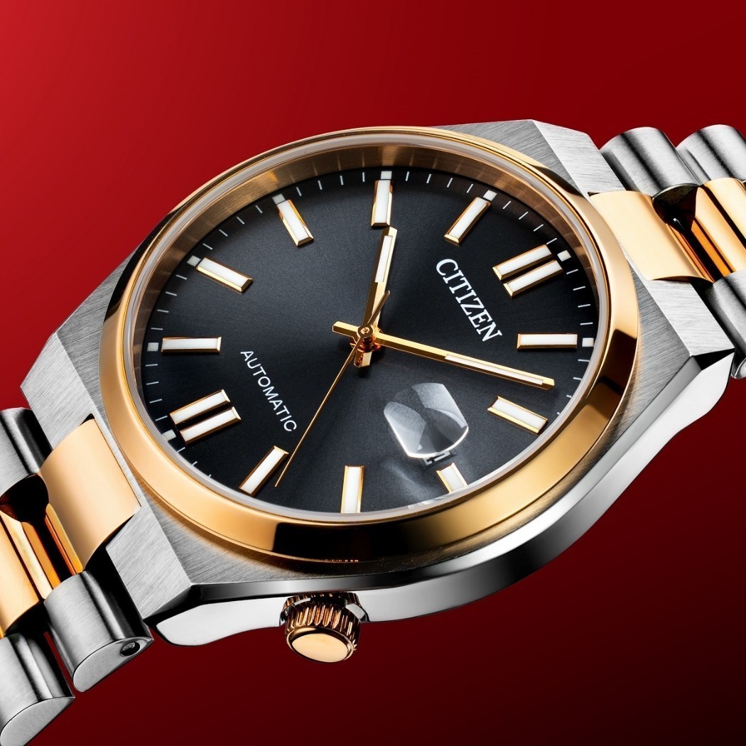 Đồng hồ sử dụng kính Sapphire có Cyclops