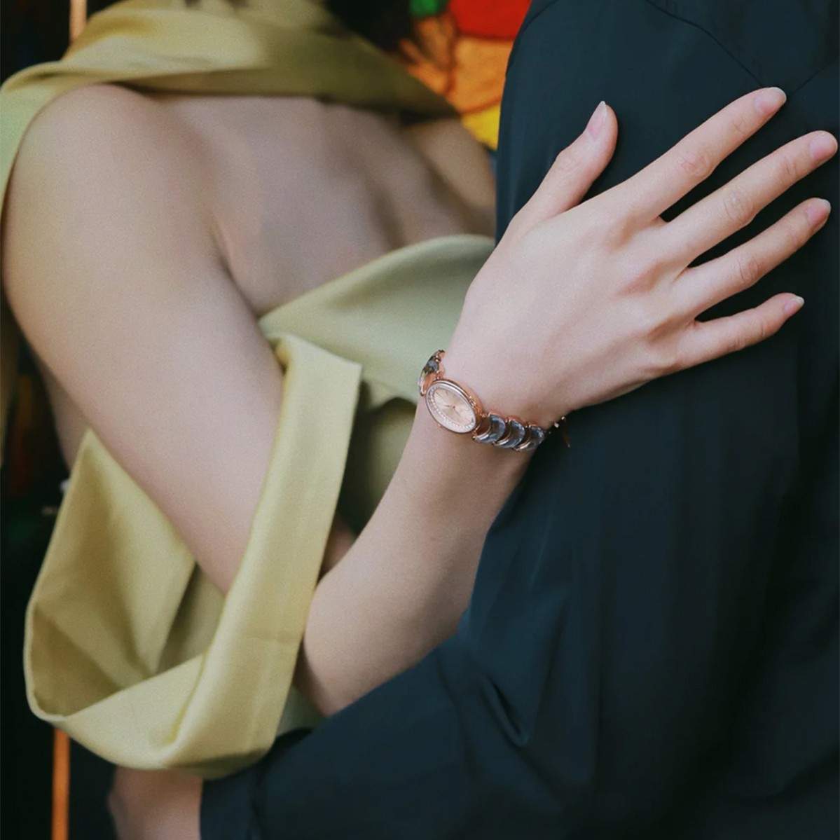 Saga Lunar 71959-RGRGTTR-2 – Mặt số 20x26mm – Cảm hứng Nữ Thần Mặt Trăng – Đính đá 5 Vẻ đẹp của đồng hồ Saga 71959-RGRGTTR-2