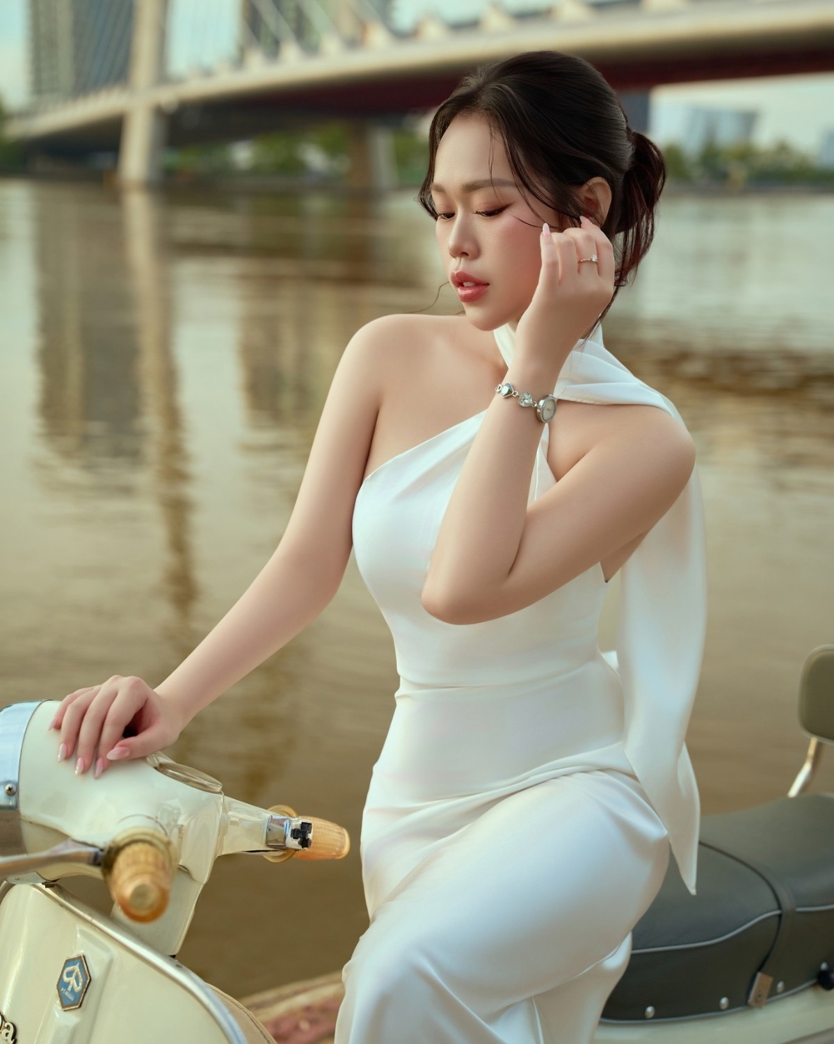 review dong ho saga 53442 svmwsv 2 tren tay co dau