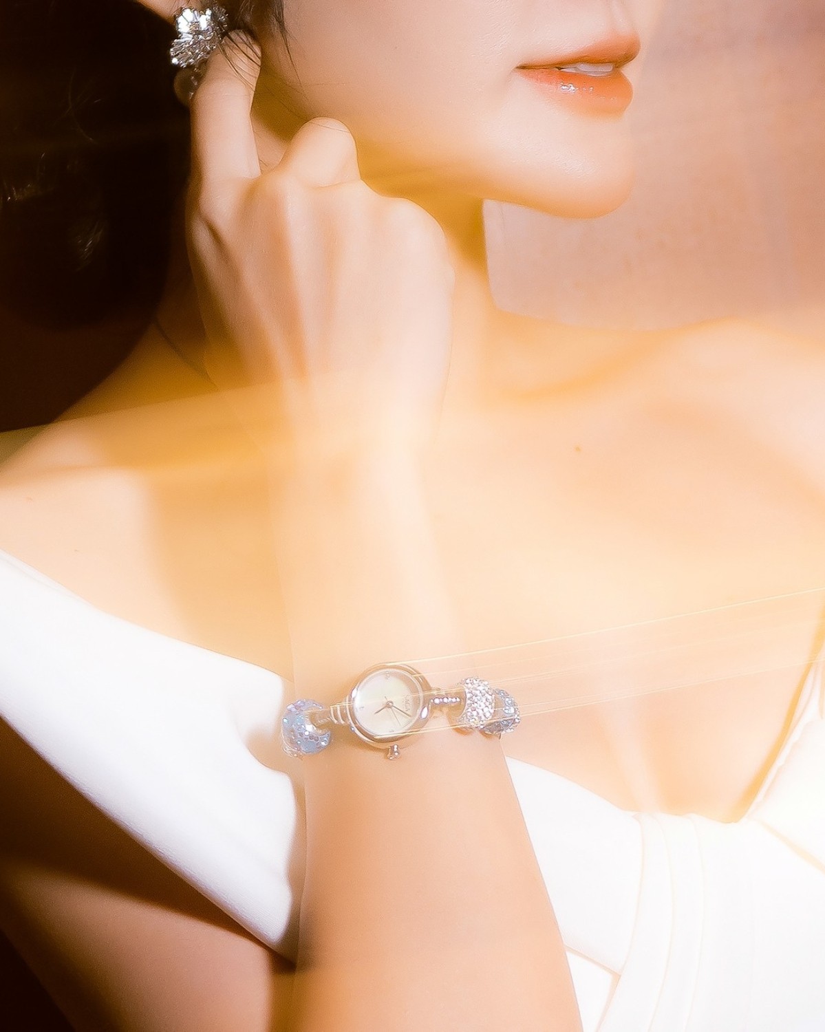 Người mẫu đeo Saga 53229-SVMWSV-8