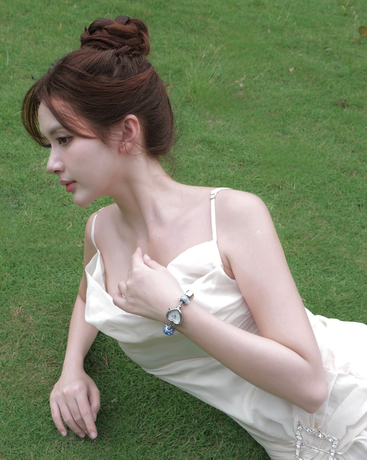 Vũ Anh Thư và đồng hồ Saga Charm 71825-SVMWSV-17