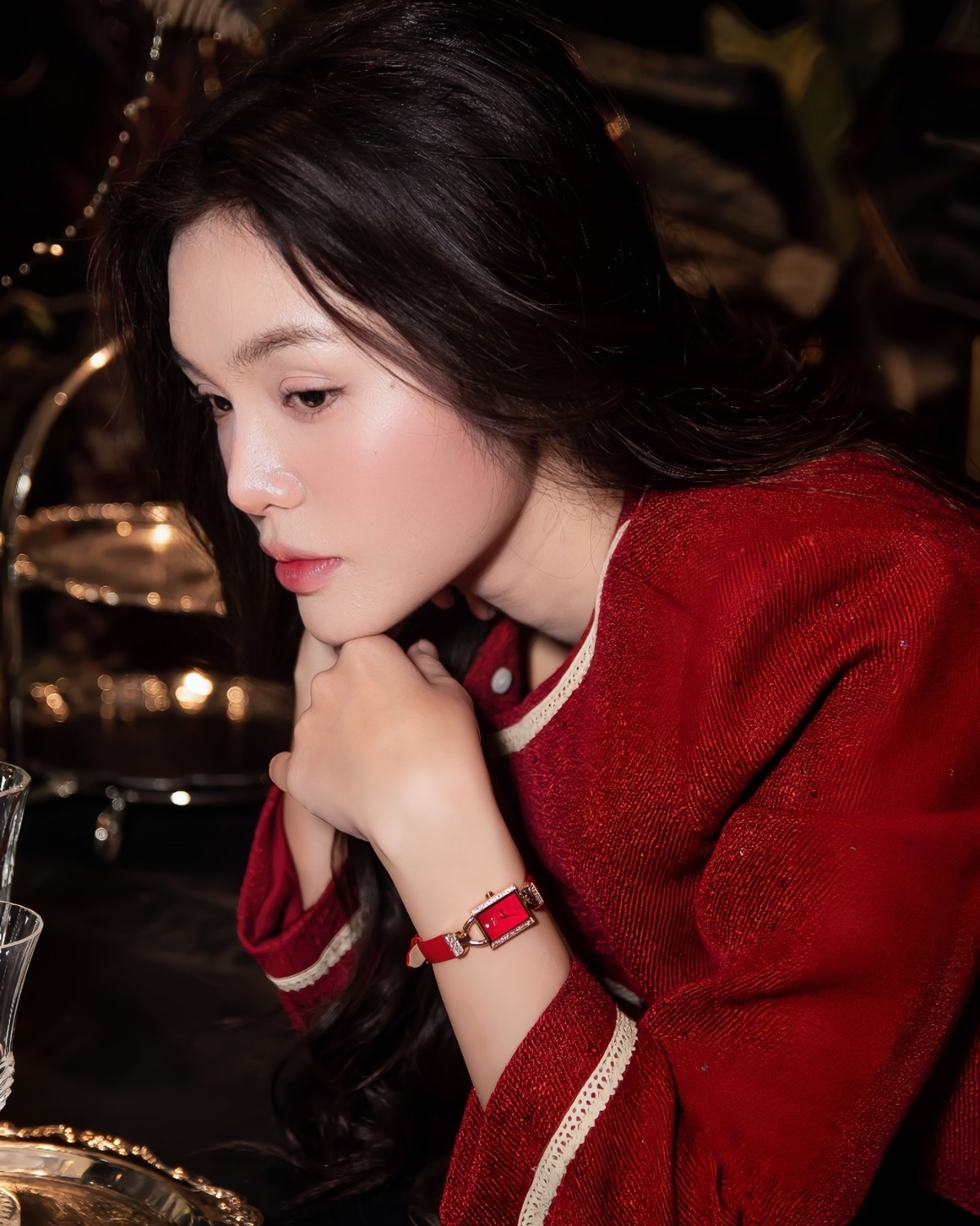 Vẻ đẹp óng ánh của đồng hồ mặt xà cừ