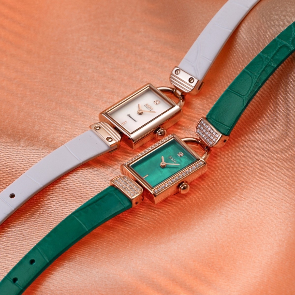 Đồng hồ da cá sấu không trùng lặp nhau