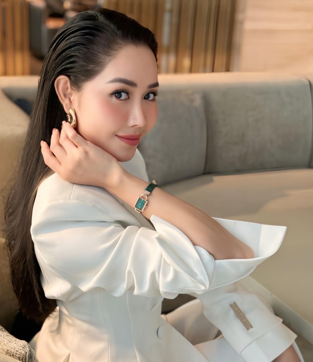 Phong cách công sở với đồng hồ da cá sấu Saga 71936-RGGRGR-2