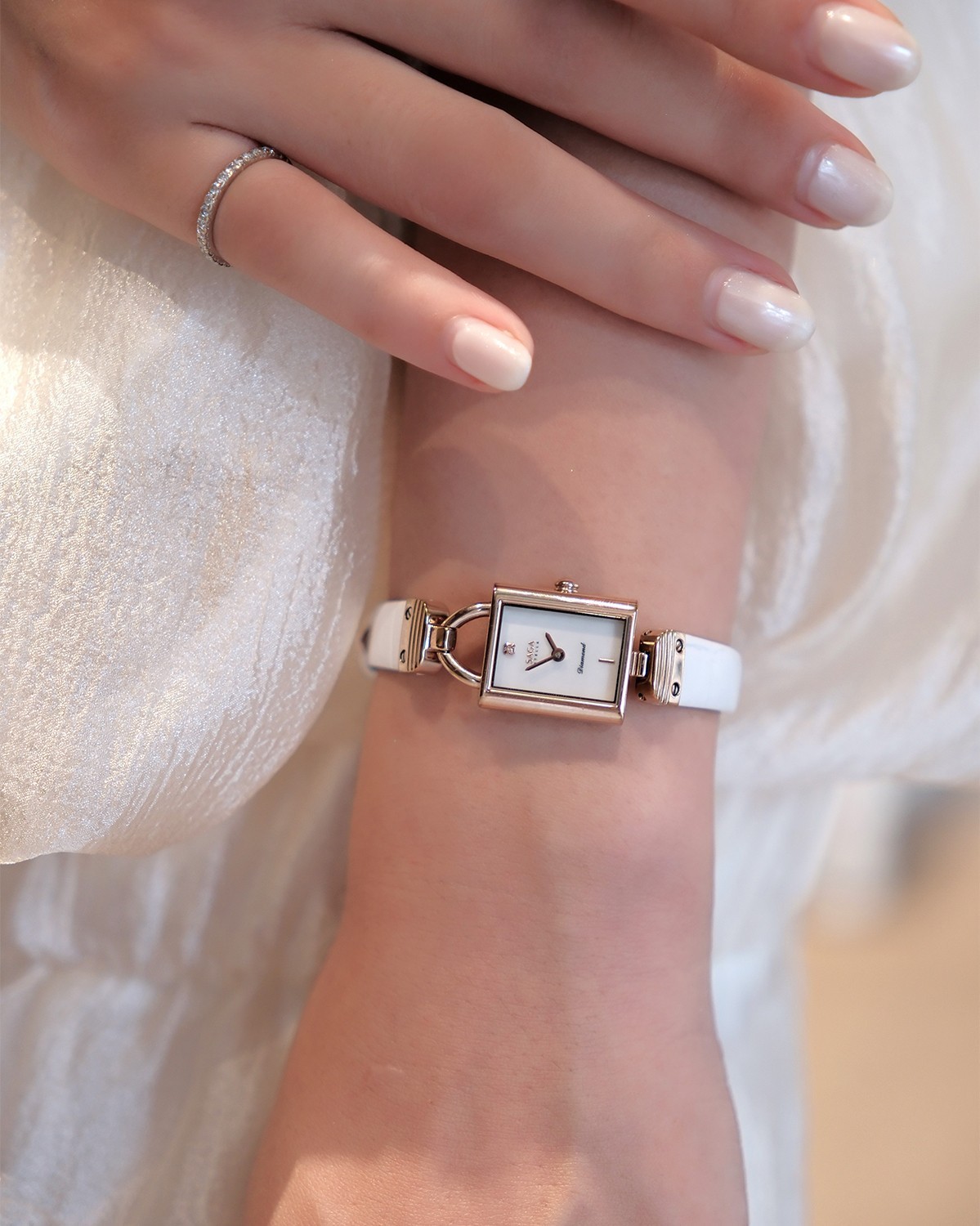 KOC Tiểu Ngọc đeo Saga MOP Diamonds 71936-CGMWWH-2A - ảnh 4