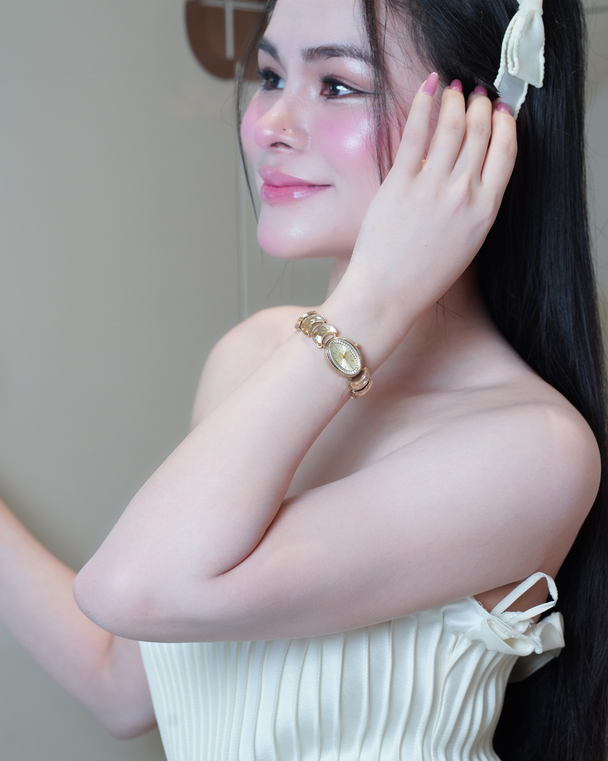 KOC Cao Nga đeo Saga Lunar Watch 71959-GPGPGP-2 - ảnh 1.KOC Cao Nga đeo Saga Lunar Watch 71959-GPGPGP-2 - ảnh 9.